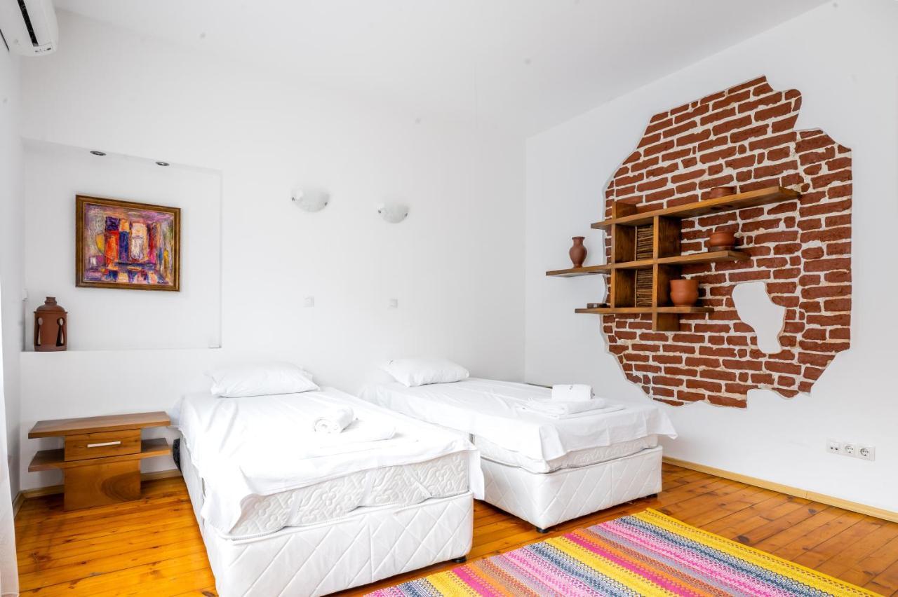 Sofia'S Vintage Gem: Spacious 2Bd Flat On Solunska Apartment Exterior photo